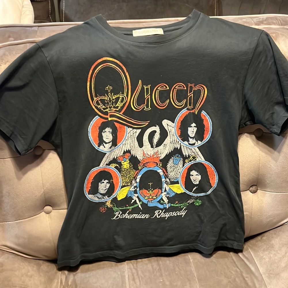 DAYDREAMER Queen T-Shirt